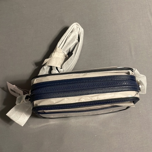 Kate Spade camera bag w/wallet - Picture 10 of 14